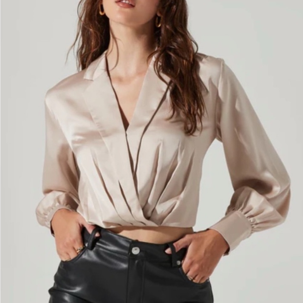 ASTR the Label Marietta Satin Surplice Top Champagne Size M Blouse